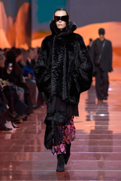 Look 8